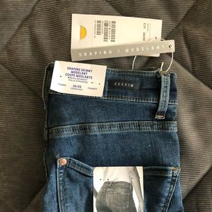 NWT shaping skinny jeans